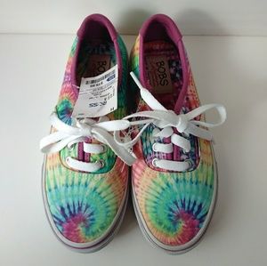 NWT Rainbow Tie Dye Skechers sneakers W size 5